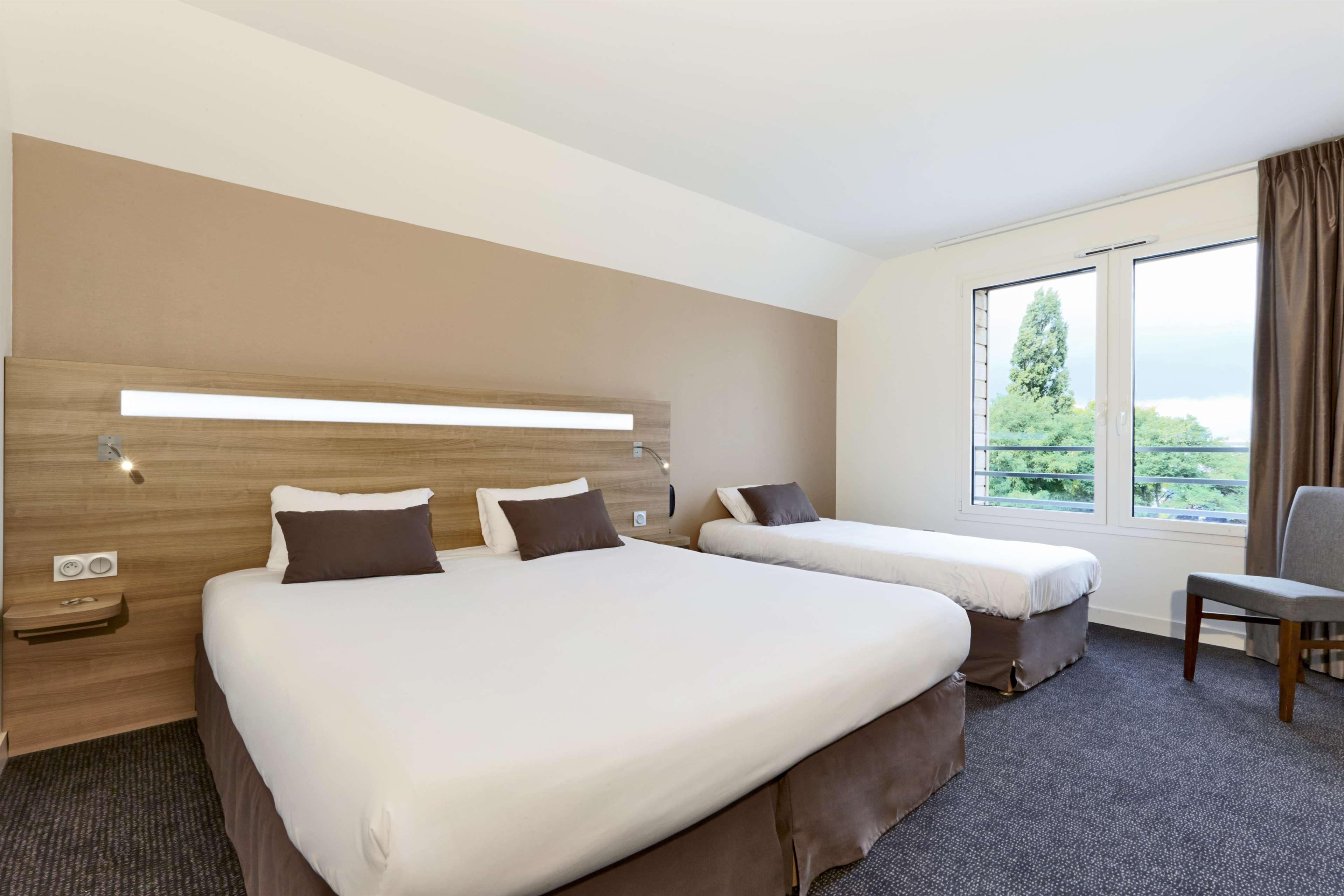 Kyriad Hotel Laval Laval  Kültér fotó