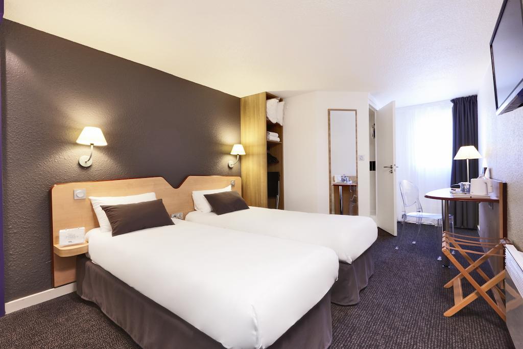 Kyriad Hotel Laval Laval  Kültér fotó