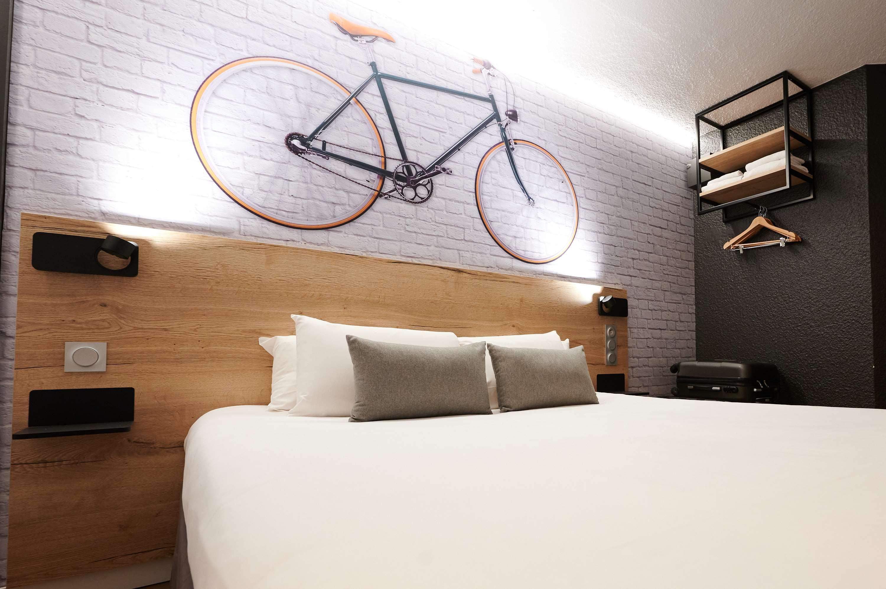 Kyriad Hotel Laval Laval  Kültér fotó