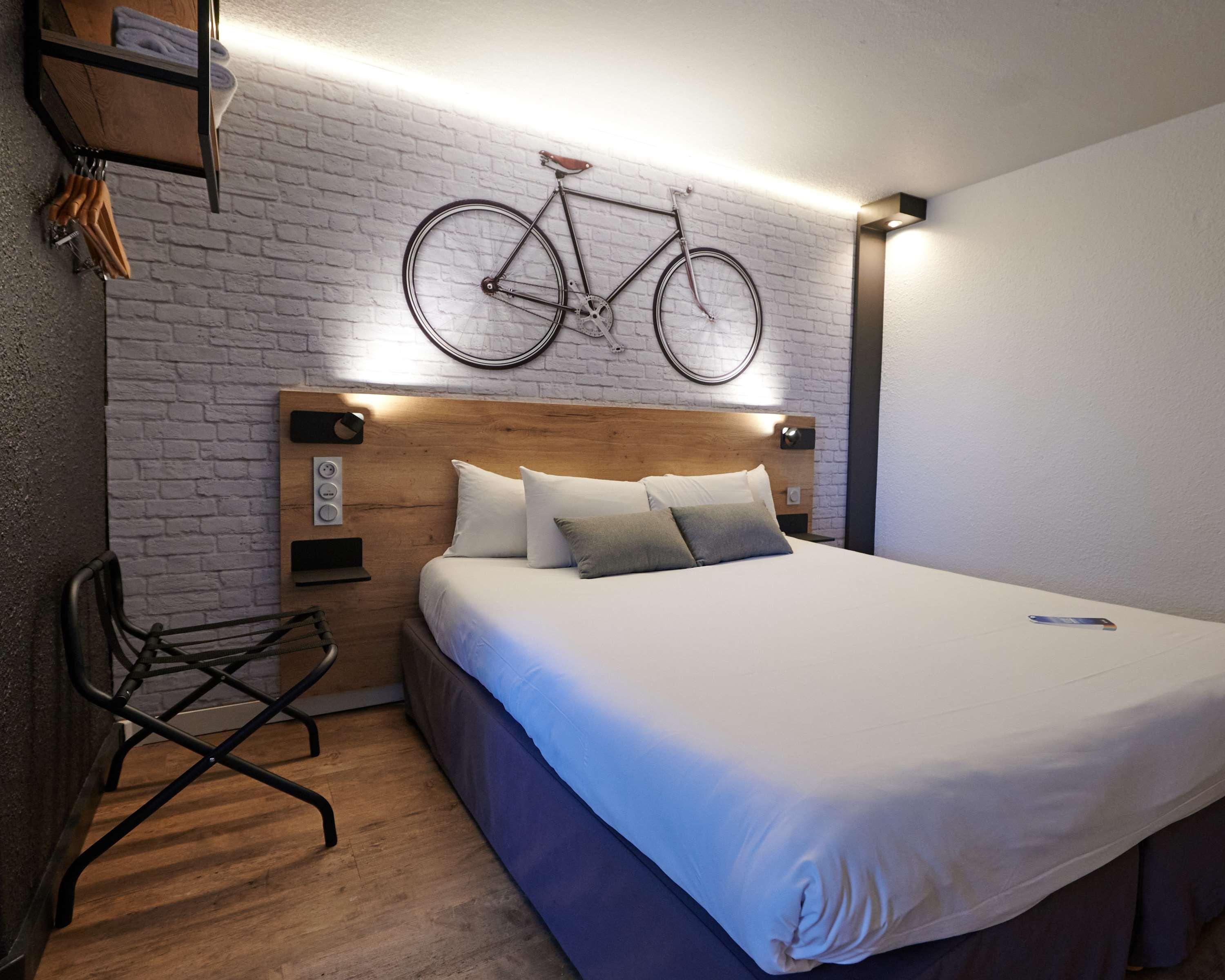 Kyriad Hotel Laval Laval  Kültér fotó