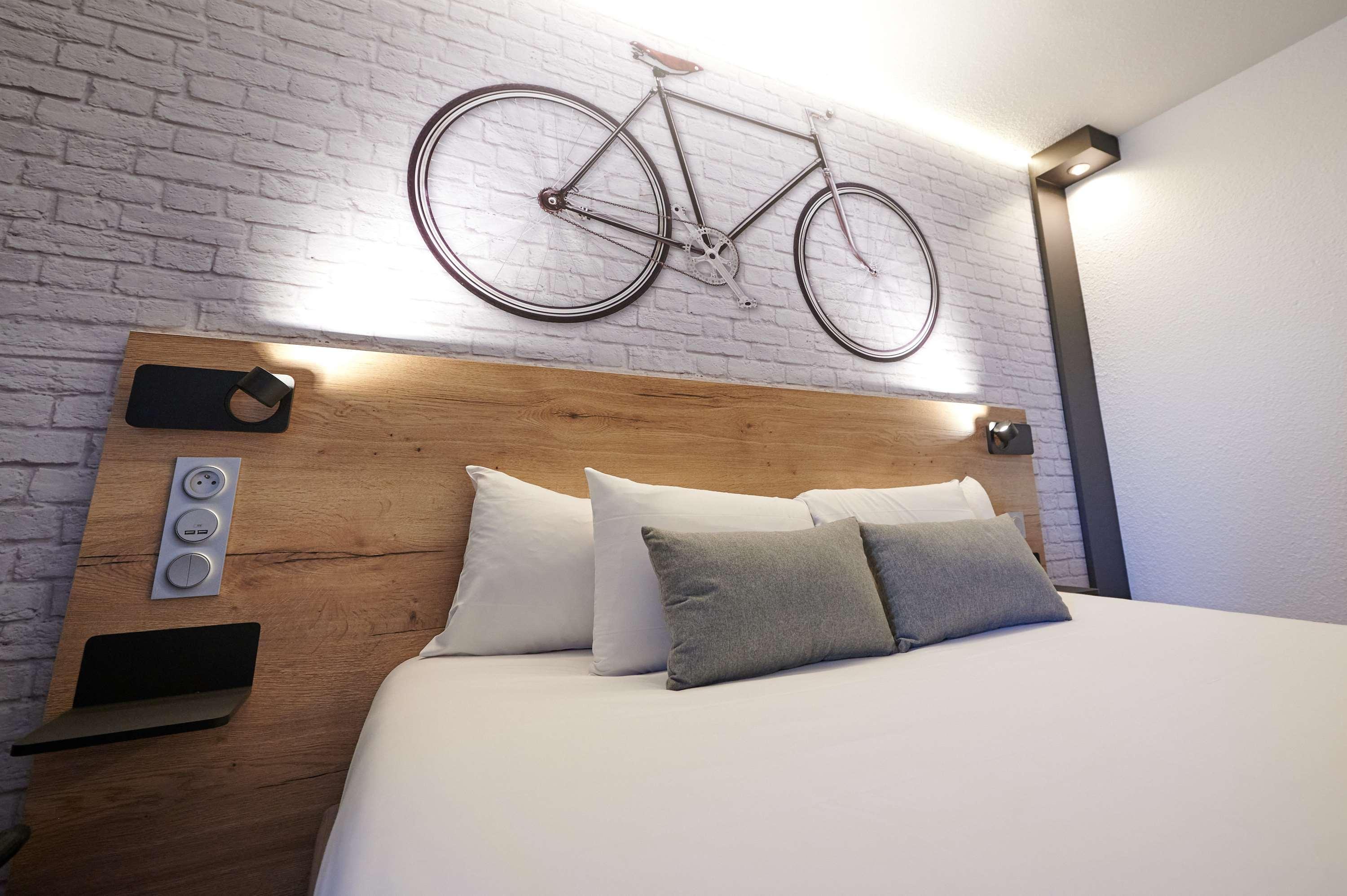 Kyriad Hotel Laval Laval  Kültér fotó
